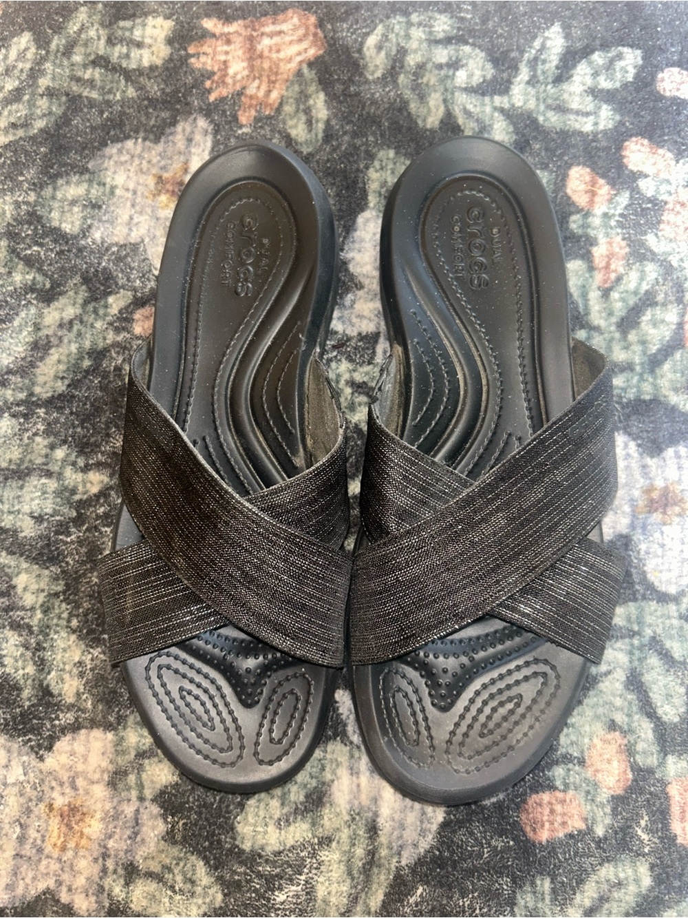 CROCS Women's Black Metallic-Thread Crossband Slide Sandals